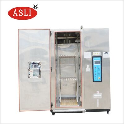 Вход в климатическую испытательную камеру. Большая температура и влажность для симуляции окружающей среды